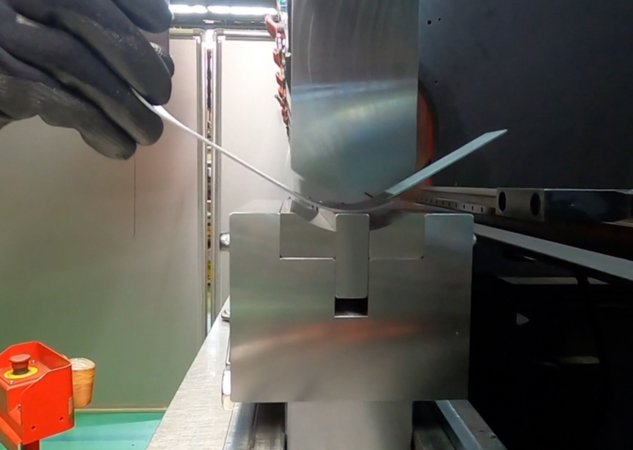 AMADA has the perfect tool for your bends with a large radius