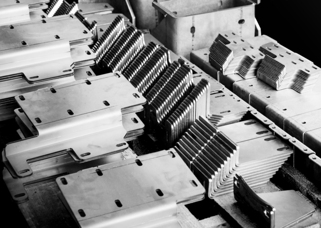 Speed and precision for small batches and complex productions