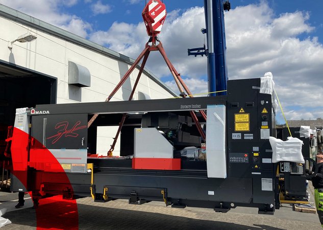 ENSIS-3015RI fiber laser with tube axis - Ilse Technik GmbH